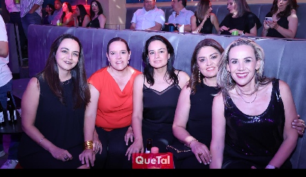  Tere Gallegos, Pilar Torres, Andrea de la Torre, Claudia Suárez y Maricarmen Ayala.