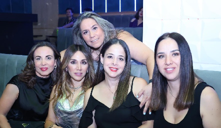  Loari Cabrera, Montse Orozco, Michel Zarur, Adriana Ramón y Charo Ortuño.