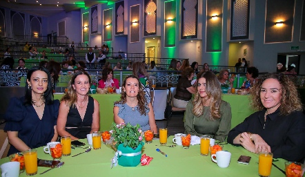  Cristi Villanueva, Romina Madrazo, Verónica Subirana, Yezmín Sarquis y Julieta Morales.