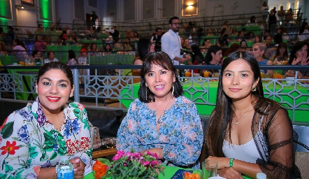  Marisa Canseco, Irma Navarro y Mónica Zavala.