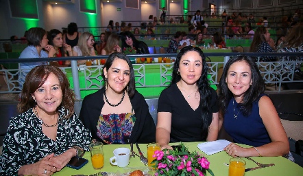  Sandra Hernández, Liz Mitre, Fernanda Gutiérrez y Ale Montelongo.