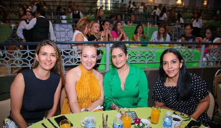  Denisse Lara, Mayela Díaz de León, Sandra Lepe y Cecilia Padilla.