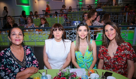  Cristina Obregón, Rosario Navarro, Roxana Salas y Cristina Alcalde.