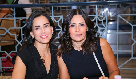  Anilú Enríquez y Claudia Artolózaga.