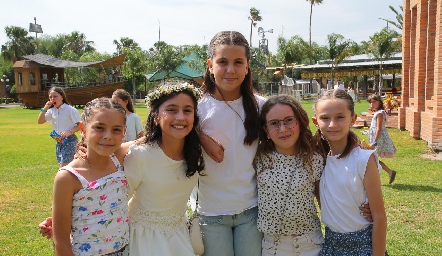  Elena, María Andrea, Constanza, Emilia y Jimena.
