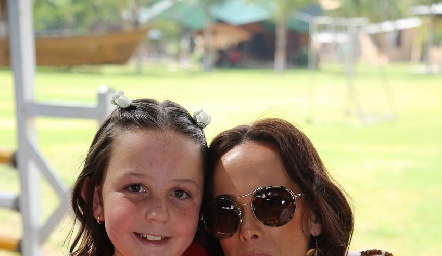  Lara Ocejo y Cheli Sotomayor.