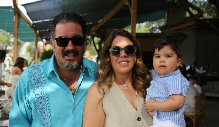  Juan Pablo Meade, Gaby Carrillo y José Pablo Meade.