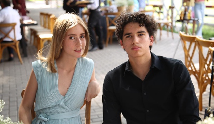  Camila Ocejo y Gallo Meade.