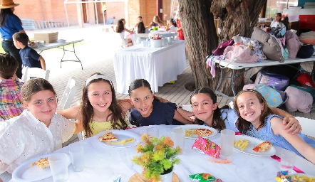  Inés, Elena, Fer, Máxima y Andrea.