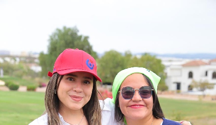  Valeria Estefanía Arredondo y Abish San Martin.