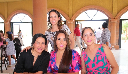  María Acosta, Mariana González, Pilar Durán e Itzel Infante.