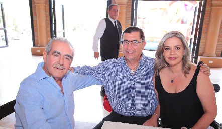  Mariano Borbolla, Jaime Flores y Claudia Gouyonnet.