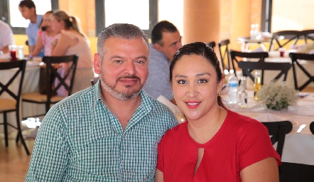 Guillermo Valdivia y Alejandra Olivo.