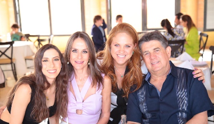  Andrea Zúñiga, Lucero Gouyonnet, Elisa Vilet y Juan Manuel Zúñiga.