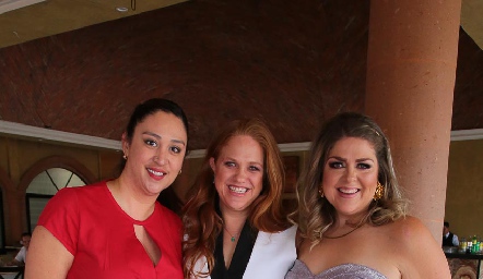  Alejandra Olivo, Elisa Vilet y Karla Vilet.