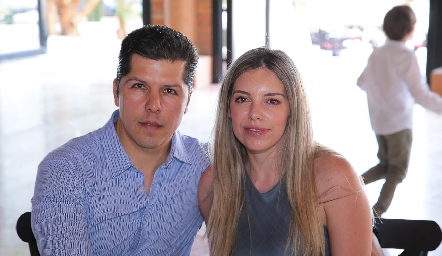  Poncho Morales y Lola Mendoza.