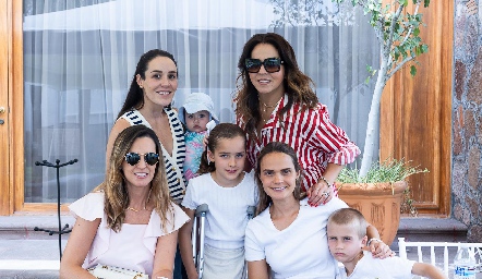  Ximena, Fernanda, Eunice, Jimena, Carlota, Miriam y Diego.