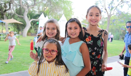  Ana Pau Buendía, Isabela Zúñiga, Alexandra Zúñiga y Daniela Espinoza.