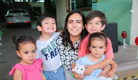  María Domínguez, Rolando Domínguez, María Berrueta, Patricio y María Paula Manero.
