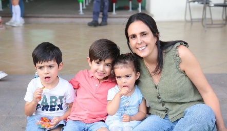  Rolando Domínguez, Patricio Manero, María Paula Manero y Mariana Domínguez.
