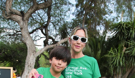  Isela Infante, Alexander y Sebastián Pacheco.