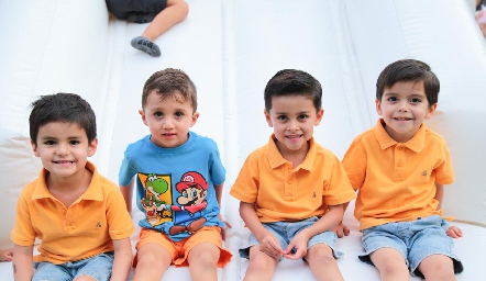  Julián Zacarías, Emilio Galván, Bruno y Franco Zacarías.
