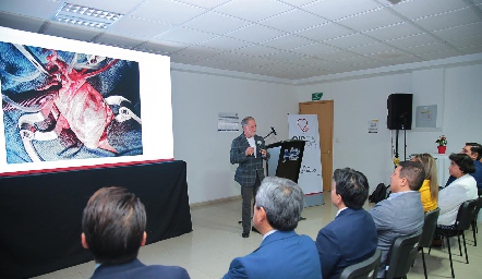  Dr. Xavier Escudero.