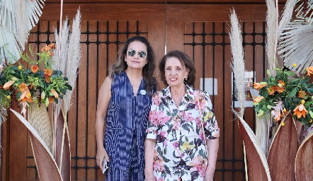  Aida Palau y Martha Abaroa de Martínez.