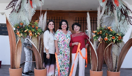  Silvia Esparza, Diana Reyes y Aida Martínez.