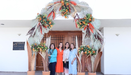  Carmelita Vázquez, Mónica Alcalde, Silvia Esparza y Marta Acebedo.