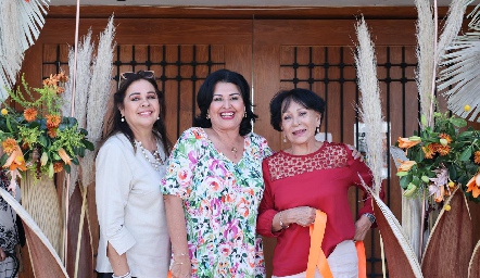  Silvia Esparza, Diana Reyes y Aida Martínez.