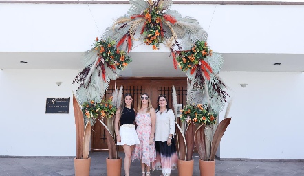  Silvia Olivares, Silvia Garza y Silvia Esparza.