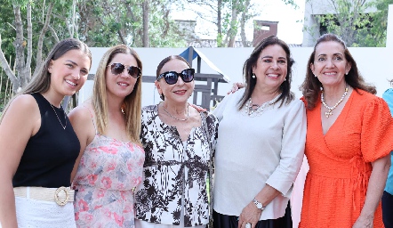  Silvia Olivares, Silvia Garza, Rebeca Konishi, Silvia Esparza y Mónica Alcalde.