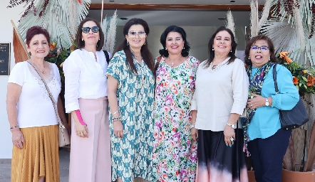  Adela Martínez, Rebeca, Rosy Vázquez, Diana Reyes, Silvia Esparza y Carmelita Vázquez.