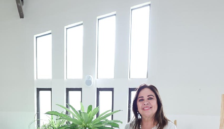  Silvia Esparza.