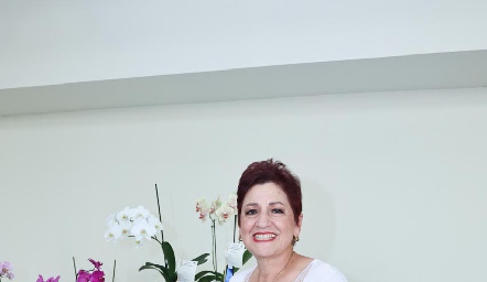  Adela Martínez.