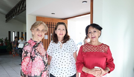  Cristina Cáni}ovas, Lila Ahumada y Aida Martínez.