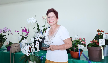  Adela Martínez.