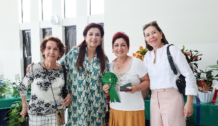  Elisa Ortega, Rosy Vázquez, Adela Martínez y Rebeca.