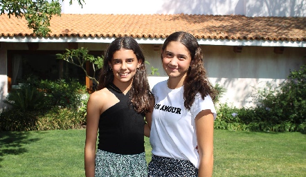  Carlota Lebrija y Alexa Calzada.