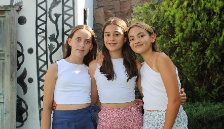  Paula Torres, Rafaella Ortiz y Xime Vázquez.