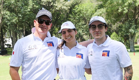  Víctor Ortiz, María Vázquez y Emilio Osorio.