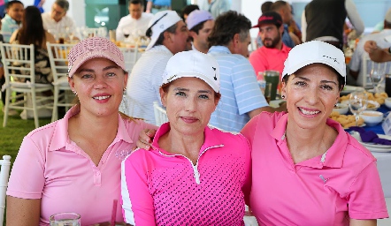  Silvia Garza, Adriana Jiménez y Roxana Fernández.