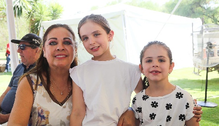  Silvia Esparza, Catalina y Eugenia Garza.