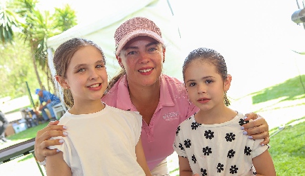  Catalina Garza, Silvia Garza y Eugenia Garza.