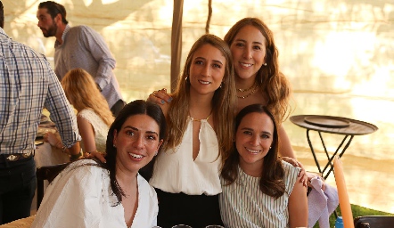  Cristina Lorca, Sofía César, Diana Olvera y María José Ramírez.