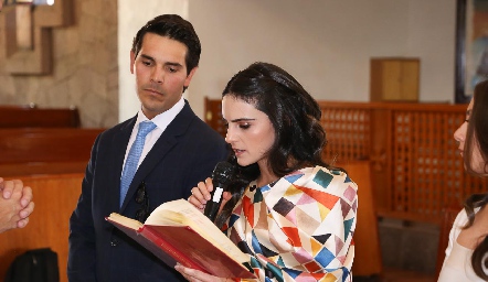  Mauricio Tobías y Adriana Olmos, padrinos de Paula.