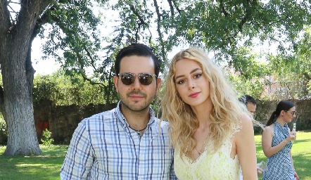  Mauricio Mahbub y Valeria Guerrero.
