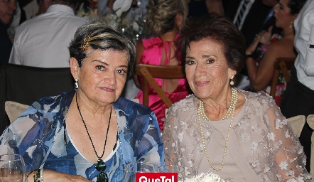  María de los Ángeles y Catalina Martínez.