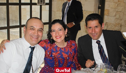  Pablo Aramburu, Alma González y Ramón Martínez.